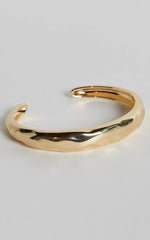 Marcia Bangle